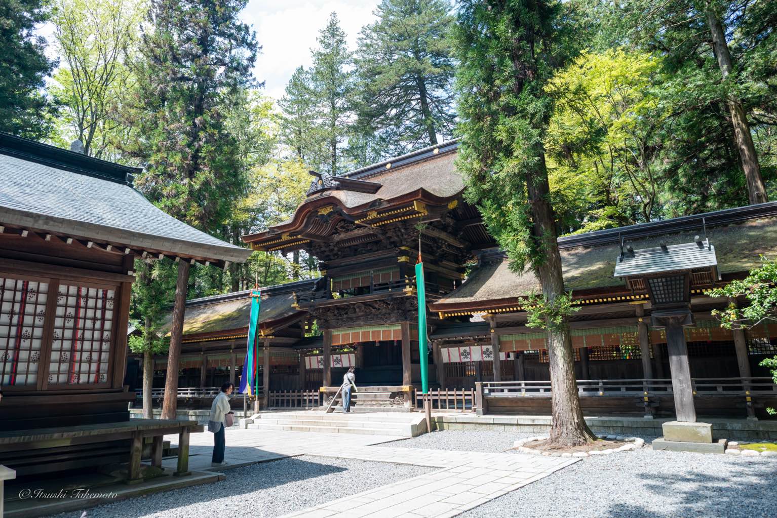 結びの杉 - 諏訪大社下社春宮
同行者が万治の大仏をみたいとのことで立ち寄りました。
カーナビを信じて移動したら裏山？みたいな場所に連れて行かれて、駐車場を探して右往左往しました。 - photo 2