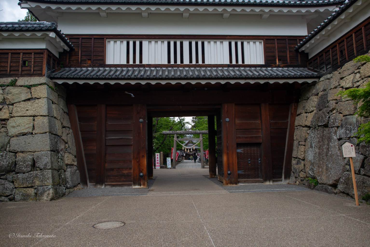 上田城 - ついでなので上田城へ
周りが桜の木なので、もう少し早かったら綺麗だったかも。 - photo 2