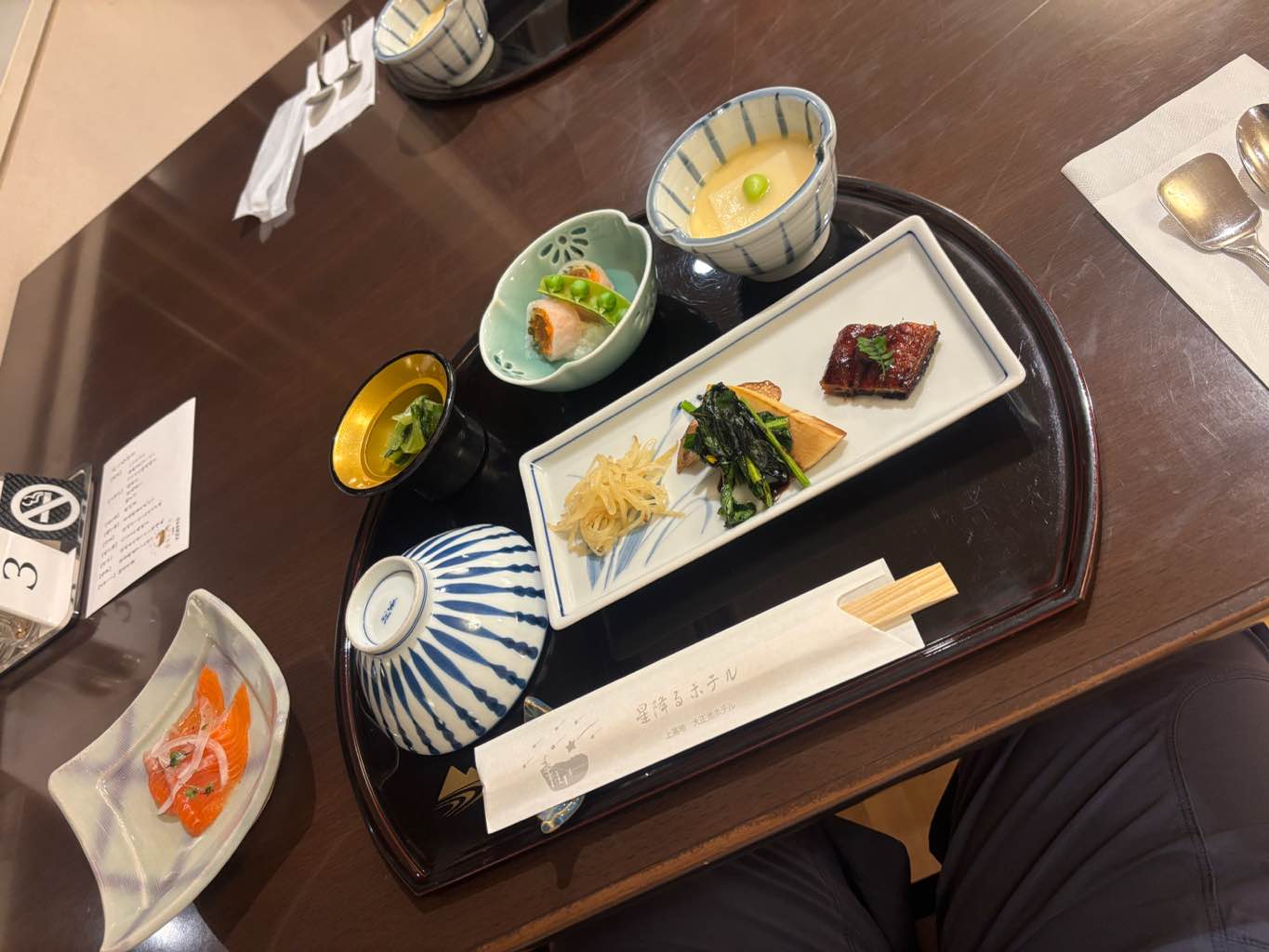 大正池ホテル - 上高地の大正池のホテルに泊まりました。
窓からは大正池が綺麗に見えており、食事もよくて上高地のホテルでは低価格帯ですが満足です。
これで晴れていて星空が見えたら、、
荷物も朝頼めば1… - photo 3