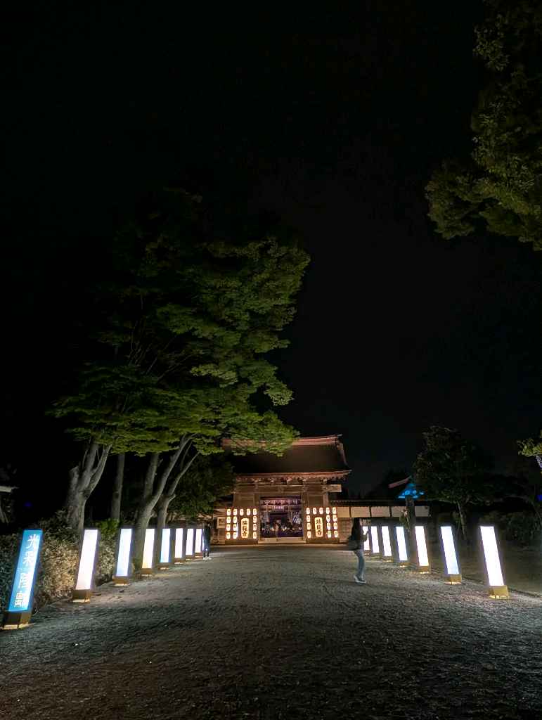 瑞龍寺　春の特別夜間拝観　光彩陸離 - 加賀藩2代目藩主前田利長の菩提寺「瑞龍寺」
2026年4月22日〜5月5日まで春の特別夜間拝観でライトアップが楽しめた✨

時間:　18:00-21:00(最終… - photo 1