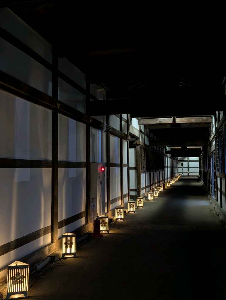 瑞龍寺　春の特別夜間拝観　光彩陸離 - 加賀藩2代目藩主前田利長の菩提寺「瑞龍寺」
2026年4月22日〜5月5日まで春の特別夜間拝観でライトアップが楽しめた✨

時間:　18:00-21:00(最終… - photo 5