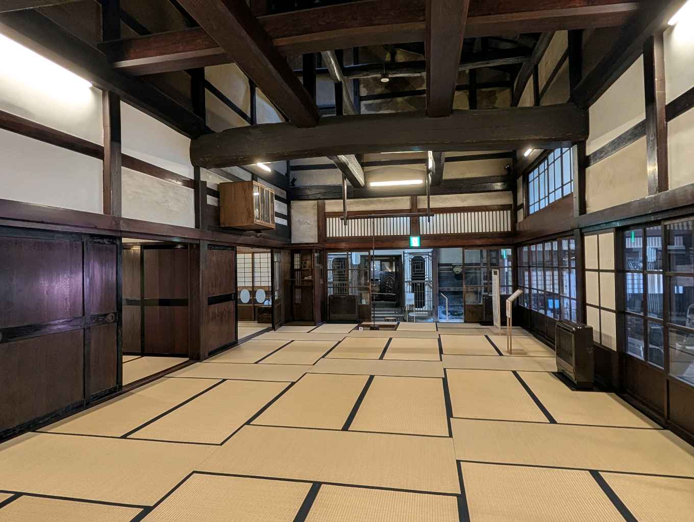 旧馬場家住宅と岩瀬エリア - 廻船問屋が並ぶレトロな風情が楽しめる岩瀬エリア
にある旧馬場家住宅。岩瀬五大家の筆頭で東岩瀬町の中でも最大規模の住宅

令和3年から一般公開されているんだって！
江戸時代… - photo 4
