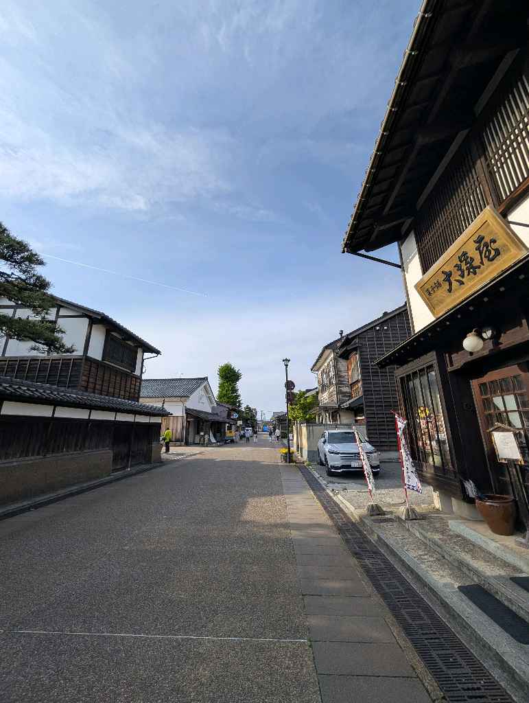 旧馬場家住宅と岩瀬エリア - 廻船問屋が並ぶレトロな風情が楽しめる岩瀬エリア
にある旧馬場家住宅。岩瀬五大家の筆頭で東岩瀬町の中でも最大規模の住宅

令和3年から一般公開されているんだって！
江戸時代… - photo 15