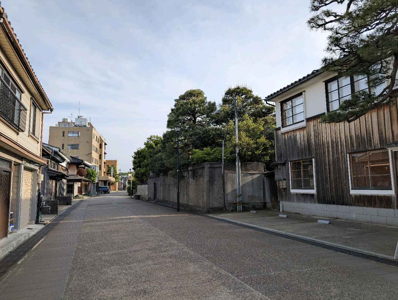 旧馬場家住宅と岩瀬エリア - 廻船問屋が並ぶレトロな風情が楽しめる岩瀬エリア
にある旧馬場家住宅。岩瀬五大家の筆頭で東岩瀬町の中でも最大規模の住宅

令和3年から一般公開されているんだって！
江戸時代… - photo 18