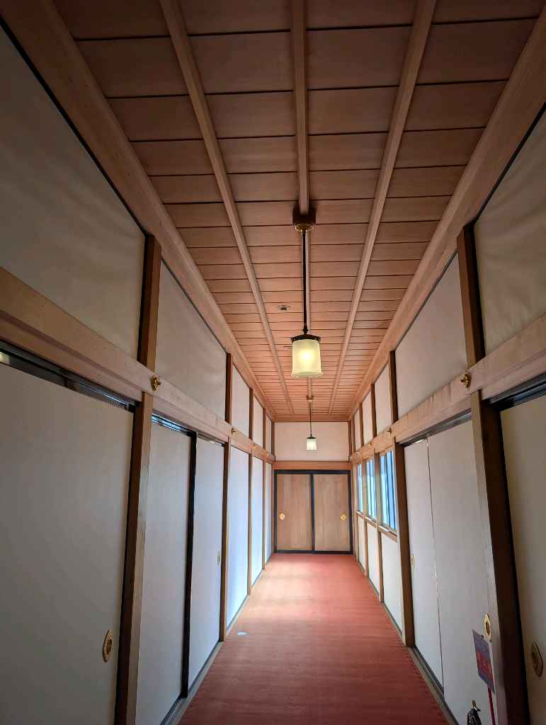 日光田母沢御用邸記念公園 - 東照宮近くにある大正天皇のご静養地田母沢御用邸。元々は日光出身の銀行家小林年保の別邸に旧紀州徳川家江戸中屋敷の1部を移築し、その他は新築された建物

普段は非公開の御展望… - photo 10