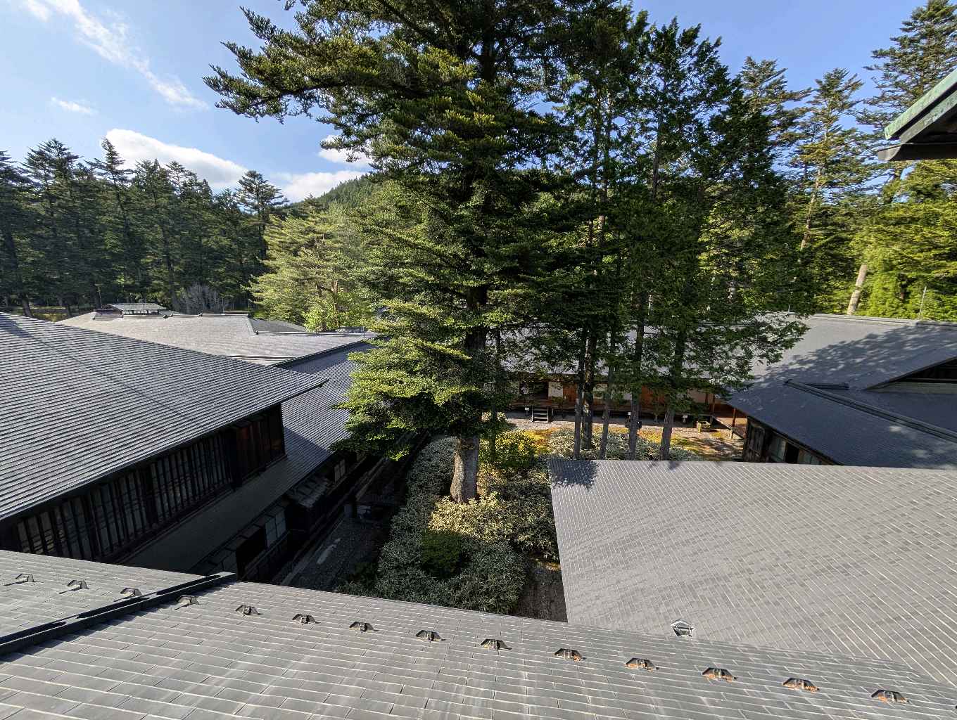 日光田母沢御用邸記念公園 - 東照宮近くにある大正天皇のご静養地田母沢御用邸。元々は日光出身の銀行家小林年保の別邸に旧紀州徳川家江戸中屋敷の1部を移築し、その他は新築された建物

普段は非公開の御展望… - photo 15