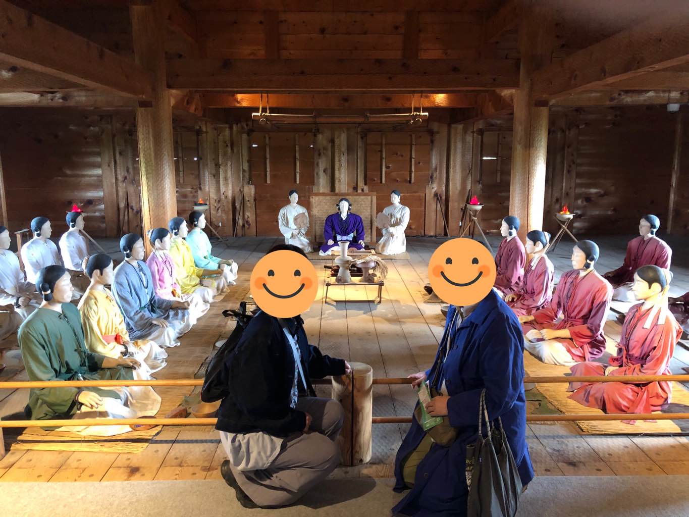 北内郭 - ここには二重の環濠があり、入り口も狭く出入りしにくくなっています。
そして、環濠の中には、巨大な主祭殿やここだけにある高床建物、突出部に物見櫓が並ぶなど
南内郭とは明らかに違う様相です。 - photo 9