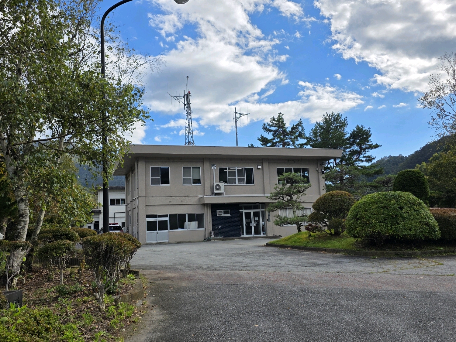 広瀬・琴川ダム管理事務所(広瀬ダム) - 広瀬ダムのダムカードを配布しています
入口にダムカードが置いてあります

◾︎広瀬ダム管理事務所
〒404-0206
山梨県山梨市三富上釜口1178-1
05… - photo 2